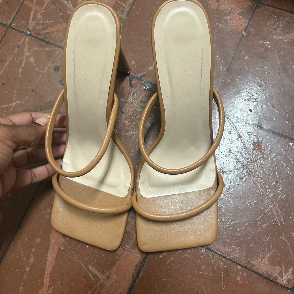 Elegant Tan Women's Heels